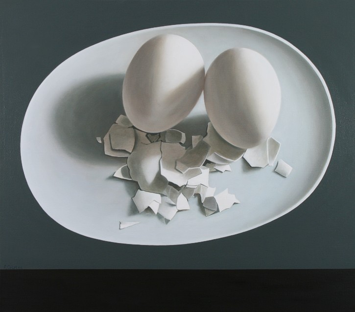 Realistic oil painting by Peter Colstee of a still life of two white eggs and a broken egg on a white saucer in metalic blue background color