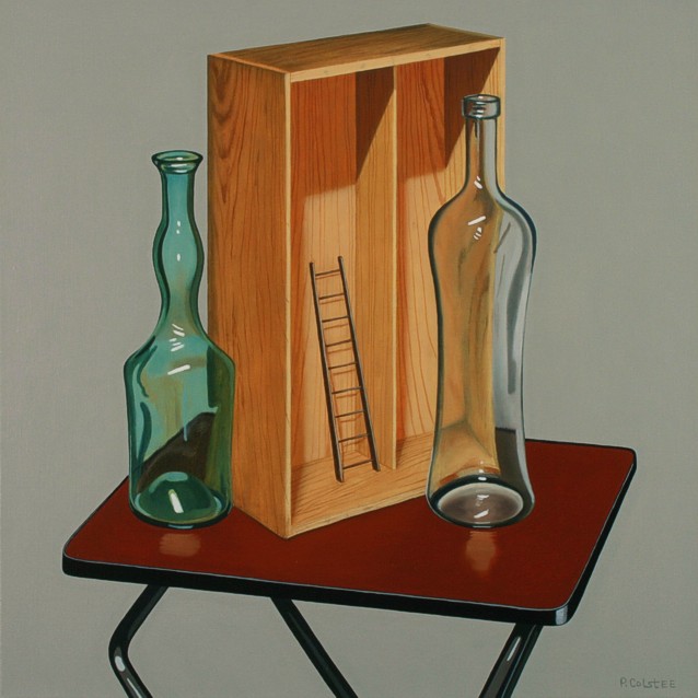 Realistic oil painting by Peter Colstee of a stil llife with wooden box on a table with a ladder and two glass bottles in light grey background color